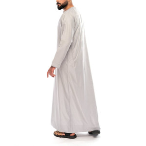 2023 Jubba de cuello redondo de calidad superior para hombres Thobes islámicos de manga larga de Color sólido con logotipo personalizado en diferentes estilos - Product Image 2