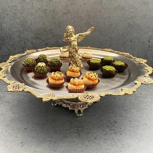 ที่วางช็อคโกแลตขัดเงาสีทองทำด้วยมือรูปทรงรีพร้อมขาตั้งช็อคโกแลตขัดเงาสีทองสำหรับเสิร์ฟช็อกโกแลตและของหวาน - Product Image 1
