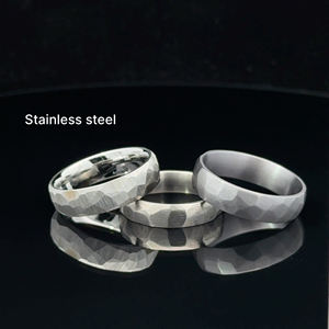 Bague de mariage en acier inoxydable faite à la main avec finition martelée, couteaux de fiançailles personnalisables de qualité bricolage, support du fabricant OEM - Product Image 3