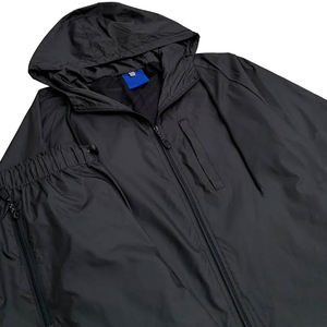 Conjunto Deportivo Personalizado con Capucha, Chaqueta Cortavientos y Pantalones Deportivos de Color Sólido Estampado para Hombre, Ropa Deportiva de Nailon/Algodón de Secado Rápido y Ecológica - Product Image 6