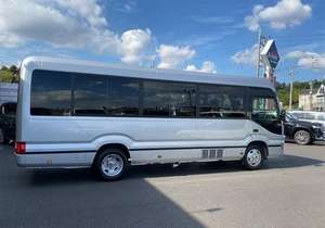Toyota Coaster GDB70 4x4 2023 d'occasion en parfait état - Product Image 3
