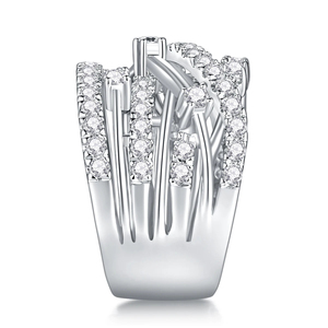 Bague de fiançailles et de mariage de luxe en or blanc 14 carats avec diamant de laboratoire taille brillant, sertie trois pierres en canal, certifiée IGI - Product Image 3