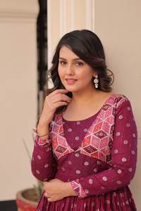 Choli estampado de ropa de fiesta y étnica india para mujer moderna con estilo tradicional Jequard de diseño propio - Product Image 5