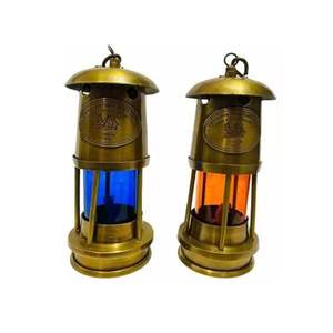 Linterna de latón puro elegante de calidad superior Uso decorativo interior de lujo para el hogar y el hotel Alta venta para ocasiones navideñas - Product Image 1