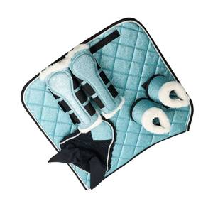 Ensemble d'équitation avec bottes matelassées et bonnet auriculaire par TARIQ MFG CO - Product Image 4