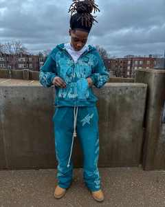 เสื้อผ้าของผู้หญิงชุด2ชิ้นเสื้อครอปและกางเกงวอร์มแบบลำลองพิมพ์ลายกราฟิก - Product Image 5