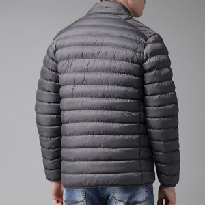 Chaqueta acolchada larga Premium para hombre, ropa de invierno con estampado de logotipo personalizado con capucha de pie, diseño elegante para uso en clima frío - Product Image 3