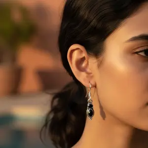 Boucles d'oreilles pendantes en argent plaqué or 925 avec pierre précieuse noire, forme de goutte d'eau vintage avec perle et diamant pour mariage et fête - Product Image 2