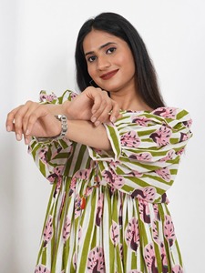 Pur coton indien imprimé Boho coloré été terreux élégant confortable vêtements de jour maman tenue robe | Summer Beach Travel Outfit Dress - Product Image 6