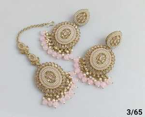 Vêtements de mariage de qualité supérieure Design ovale AntiqueOr Plaqué Perle Travail Mode Longue Boucle D'oreille Avec Mangtika Ensemble Pour Femmes Et Fille - Product Image 4