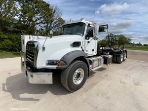 รถบรรทุกหัวลาก 10 ล้อ 6x4 ดีเซล มือสอง ประหยัดน้ำมัน เหมาะสำหรับงานขนส่งเชิงพาณิชย์หนัก พร้อมใช้งาน - Product Image 5