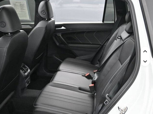 Occasion 2024 pour Tiguan SE R-Line Black 4Motion Conduite à Gauche Émissions Euro IV - Product Image 5