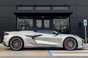 รถยนต์ปี 2024 Z06 AWD ไมล์น้อย เกียร์อัตโนมัติ พวงมาลัยซ้าย เบาะหนัง เครื่องยนต์เทอร์โบ น้ำมันเบนซิน - Product Image 6