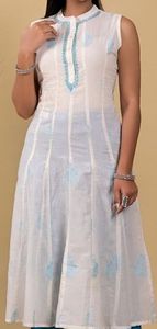 Derniers ensembles de salwar kameez et kurtis indiens de créateurs, en coton de haute qualité, à motifs ethniques élégants, pour mariages et fêtes, prix de gros - Product Image 4