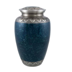 Urne de crémation en laiton gravée de fleur de cœur, Design moderne, Vintage, faite à la main, cendres funérailles, urne de qualité supérieure - Product Image 3