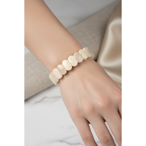 Bracelet en pierre naturelle de pierre de lune à coupe large - Product Image 5