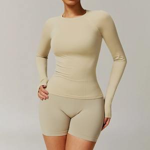 Survêtement d'entraînement respirant de qualité supérieure Design élégant vente en gros ensemble de Yoga tendance Premium Slim Fit femmes 2 pièces ensemble - Product Image 1