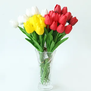 Vente chaude de fleurs artificielles de tulipe en soie de toucher réel fleurs artificielles pour décoration de cuisine de maison de mariage