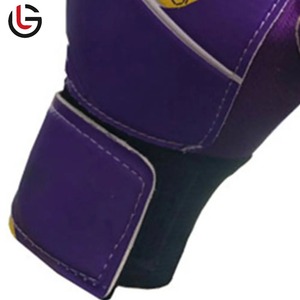 Guantes de portero de fútbol con logotipo personalizado Protect Sport, guantes profesionales de portero de 4mm, fabricantes - Product Image 3