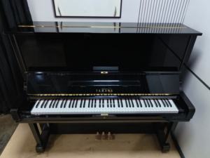 Piano droit Yamaha U3G 88 touches, fabriqué au Japon, d'occasion, mécanique, à vendre, excellente qualité sonore - Product Image 3