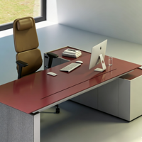 Bureau de direction moderne en forme de L avec armoire latérale et ensemble de chaises en cuir rouge, mobilier de bureau de luxe pour patron