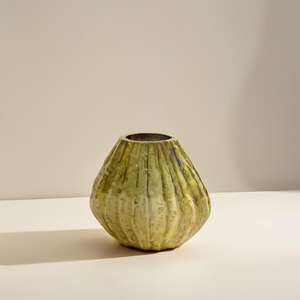 Vase à fleurs en métal aluminium au design minimaliste de la meilleure qualité - Product Image 1