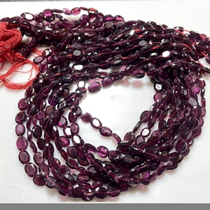 Cuentas de Briolette de forma ovalada facetada de granate al por mayor, piedras preciosas de granate rojo natural para suministros de abalorios - Product Image 1