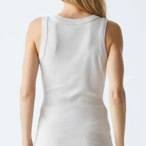 Blusa Ligera Elegante con Cuello Redondo para Mujer-Tela Fluida Ideal para Oficina o Ropa de Noche Disponible en Tonos Clásicos - Product Image 5