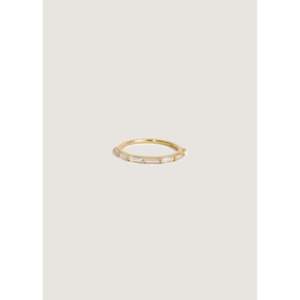 Anillo de Diamantes Petite Baguette Half Eternity, Accesorio de Joyería Elegante y con Estilo - Product Image 1