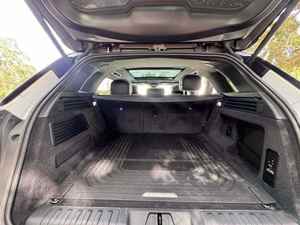 Land Rover Sport P400 Dynamic SE AWD 2024 con Volante a la Izquierda, Cámara Trasera, Arranque Remoto y Asientos de Cuero - Product Image 6