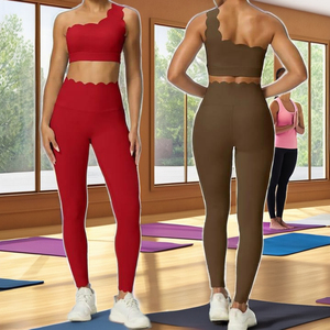 Conjunto de yoga de 2 piezas para mujer, ropa de gimnasio, leggings sin costuras y sujetador deportivo. - Product Image 1