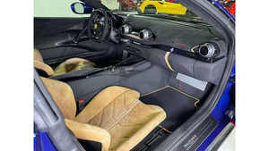 Auto Deportivo Usado 2024, Coupé de Alto Rendimiento, Tracción Trasera, Automático, Disponible con Volante a la Izquierda/Derecha, Asientos de Cuero, Portaequipajes de Aluminio, R17 - Product Image 2