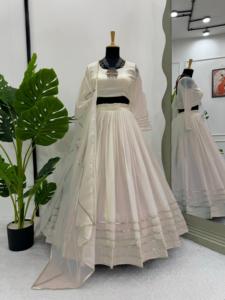 Lehenga choli ชุดงานแต่งงานออกแบบด้วยการพิมพ์ดิจิตอลที่มีขอบลูกไม้ - Product Image 4