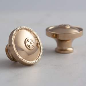 Pomo de Puerta de Latón Resistente, Apto para Puertas de Madera Grandes y Necesidades de Ferretería para el Hogar, Resistente y Duradero - Product Image 1