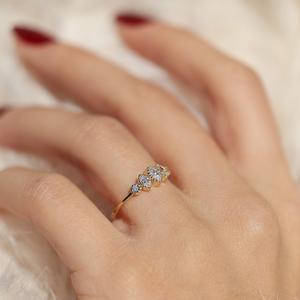 Bague de fiançailles Moissanite 8x4mm Marquise Cut avec pierres latérales Milgrain Bezel | Bijoux de mariée vintage - Product Image 3