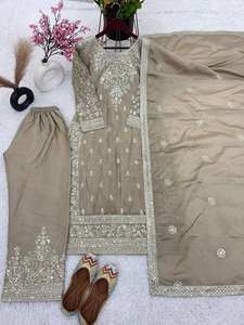 Nouvelle collection prête à l'emploi avec soie de Chinnon pure et séquence de broderie lourde haut-bas et ensemble Dupatta entièrement cousu - Product Image 6