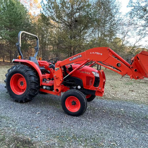 Tracteur Kubota L4600 d'occasion, tracteur agricole Kubota L4600 4x4 avec chargeur, moteur diesel puissant pour usage agricole - Product Image 1