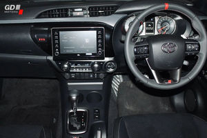 Toyota Hilux 2.8 GD-6 GR Sport 4x4 A/T D/C Usada, Año 2025 - Product Image 3