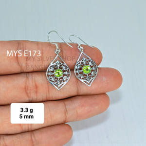 Pendientes de Plata de Ley 925 con Piedra Preciosa de Peridoto, Pendientes de Plata Facetados Hechos a Mano, Precio al por Mayor - Product Image 1