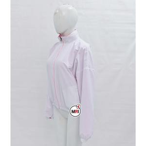 Chaqueta cortavientos de deporte al aire libre personalizada para mujer, chaqueta impermeable de poliéster con soporte, relleno de algodón, producto terminado transpirable - Product Image 6