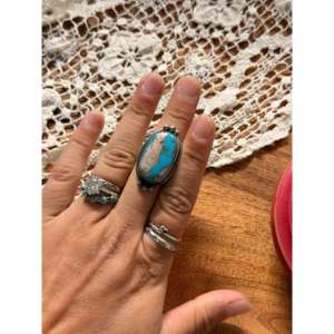 Anillo para Hombre Scott Skeets, Turquesa Boulder, Plata de Ley, Corte Cojín, Engaste de Bisel, Talla 6.25, Rodio, para Uso Diario - Product Image 2