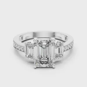 แหวนหมั้นเพชรทรงมรกตแบบทริโลจี ชุบทอง/เงิน/โรสโกลด์ น้ำหนัก 3.3 กรัม - Product Image 5