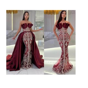 Robe perlée unique de qualité supérieure présentant des motifs artistiques pour des occasions spéciales, des fêtes et des célébrations en vente - Product Image 1