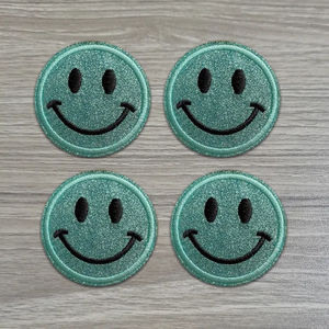 Patchs brodés à coudre 3D en forme de coeur avec paillettes transfert de chaleur thermocollant en vrac pour chemises à capuche chapeaux - Product Image 5