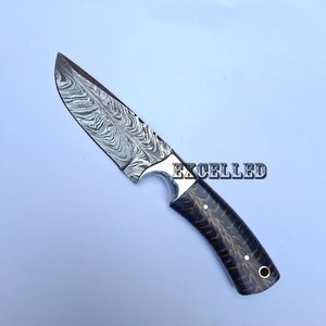 Cuchillo desollador de acero de Damasco con patrón de plumas, cuchillo de caza y supervivencia de hoja fija con mango de cono de pino - Product Image 5