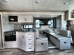 Used 2021T-h-o-r A-c-e 32.3 <b>Trailer</b> - Product Image 3