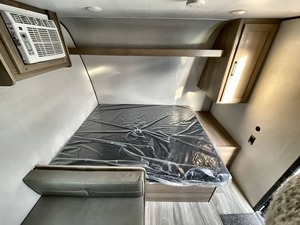 Nouvelle caravane de camping Keystone C-o-l-e-m-a-n 17B 2025 à vendre - Product Image 3