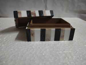 Decoración de joyero de resina en blanco y negro/caja artesanal hecha en India - Product Image 5