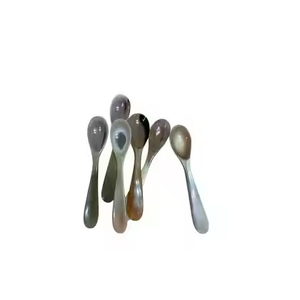 Cuillère en corne naturelle pour café Cuillère de table de taille personnalisée de 10ml pour la maison et la cuisine ou les fêtes par Crescent Crafts - Product Image 1