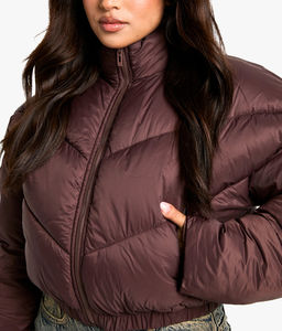 Chaqueta Acolchada Corta de Moda para Mujer, con Botones, Cremallera, Capucha, Logotipo Personalizado, Estilo Urbano, Camuflaje Teñido - Product Image 6